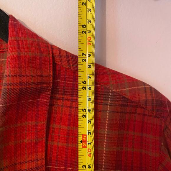 Royal Robbins Women's size Large Red Plaid Button Down Shirt Gorpcore Outdoor - Picture 8 of 8